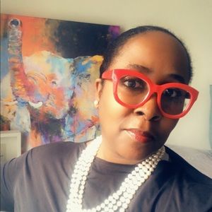 Meet your Posher, Tracia